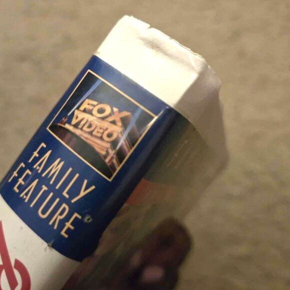 Baby Takes a Bow VHS (1934) – Shirley Temple Classic Family Film - Picture 4 of 8